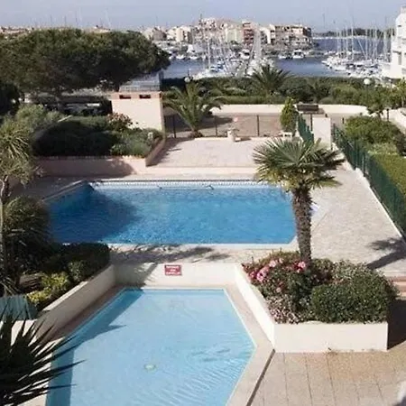 Pour 4 Personnes - Piscine- Ascenseur Lägenhet