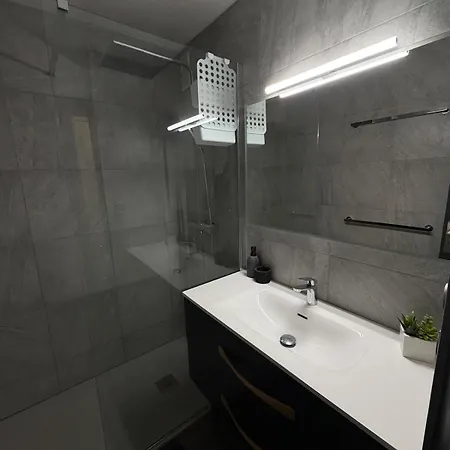 Pour 4 Personnes - Piscine- Ascenseur *