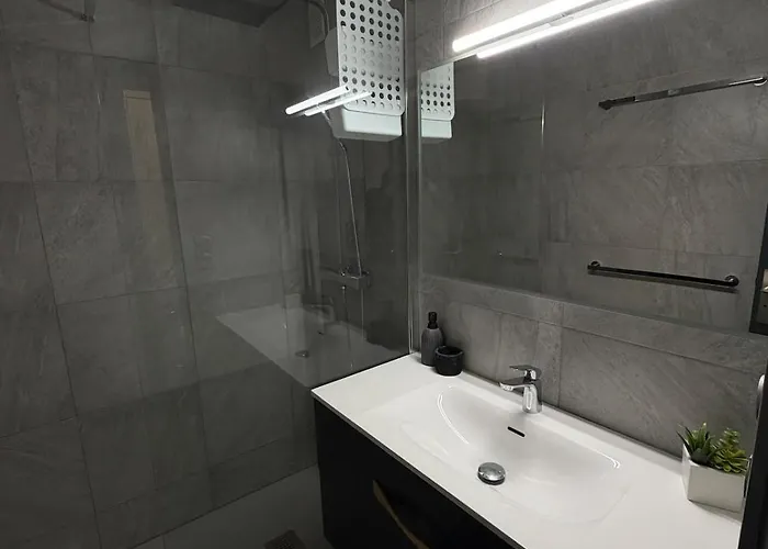 Pour 4 Personnes - Piscine- Ascenseur *